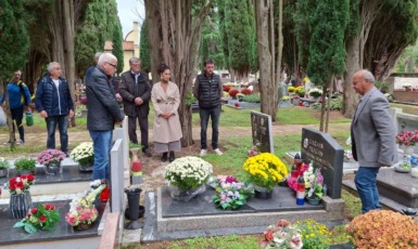 Povodom blagdana Svih svetih i Dušnog dana, položeni vijenci i zapaljene svijeće