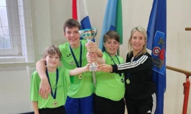 Učenici OŠ Vladimira Nazora izborili državno natjecanje u stolnom tenisu